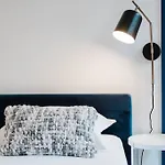 In | T2 Design & Climatise - Centre
